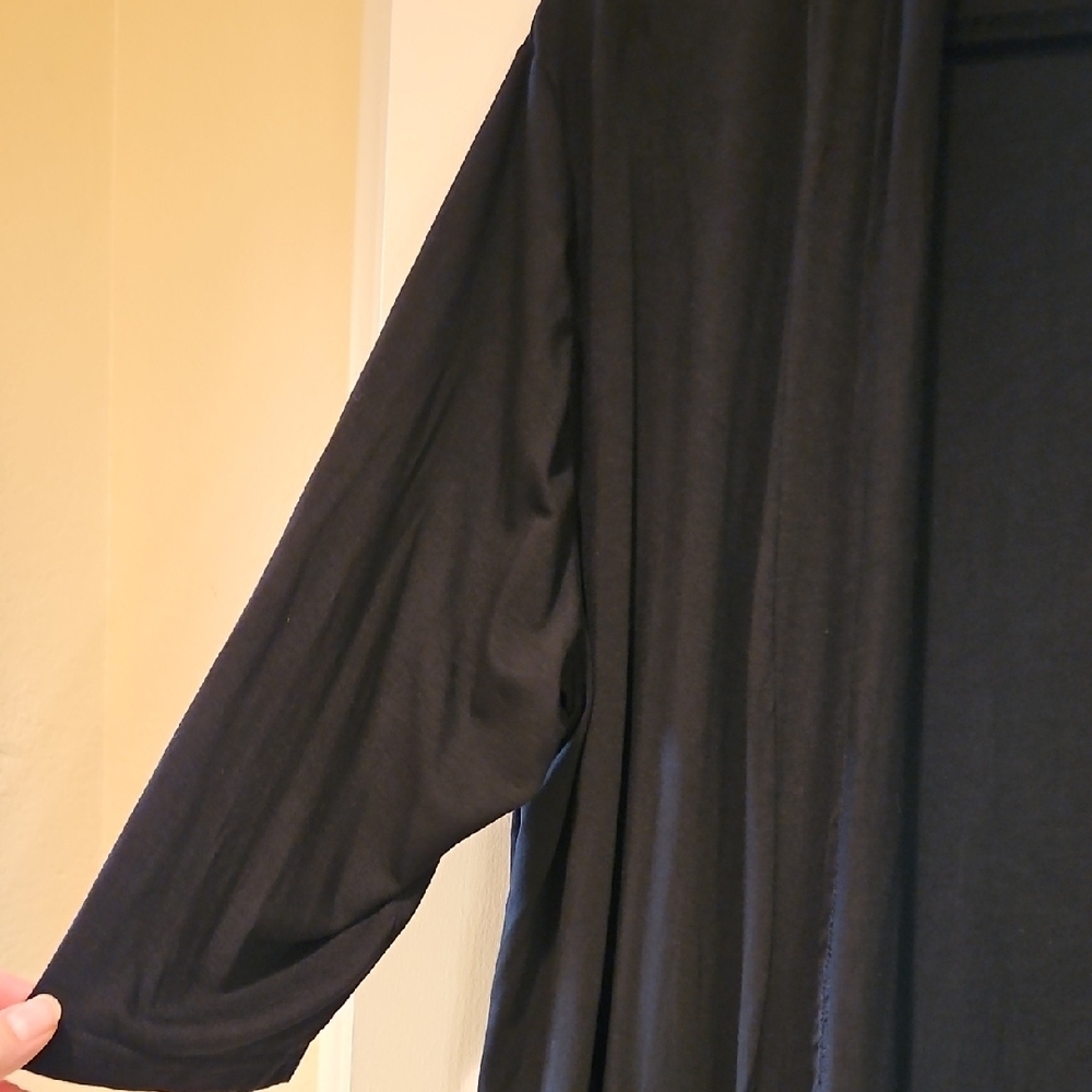 Elegant Black Women's Cardigan - Picture 4 of 12